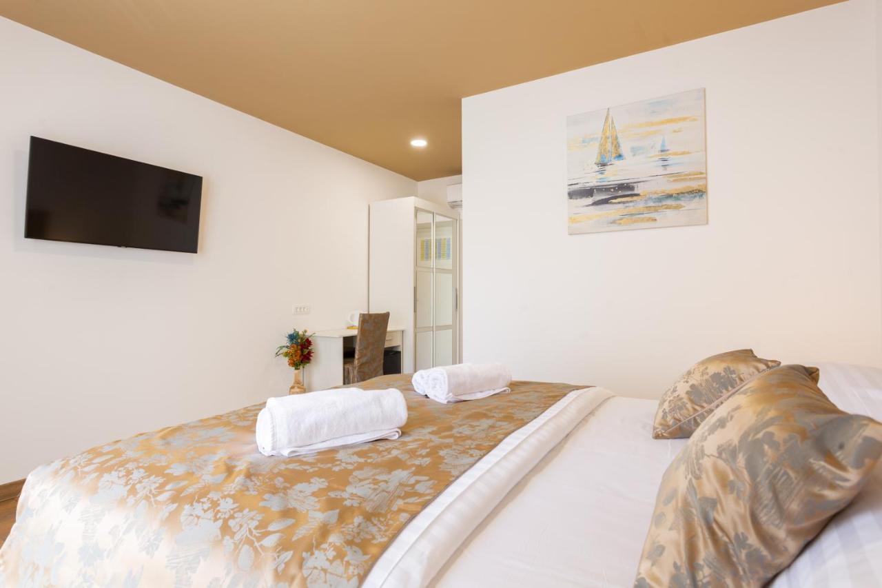 Luxury Rooms Fetivi Split Buitenkant foto