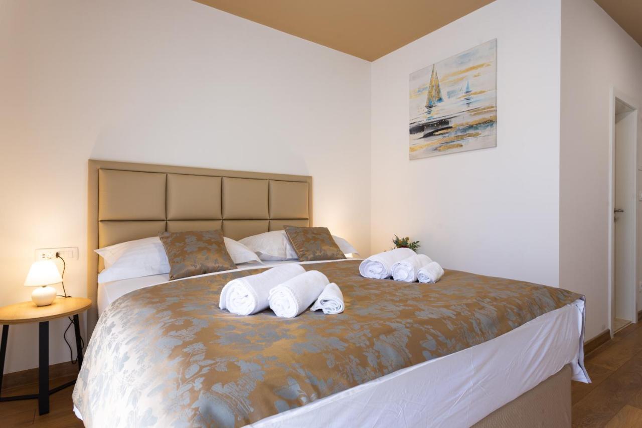 Luxury Rooms Fetivi Split Buitenkant foto