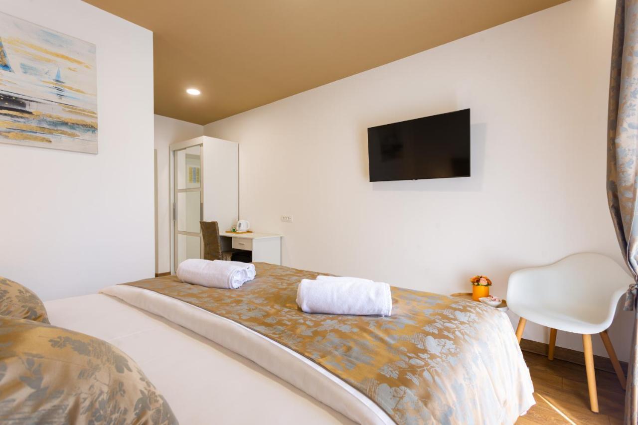 Luxury Rooms Fetivi Split Buitenkant foto